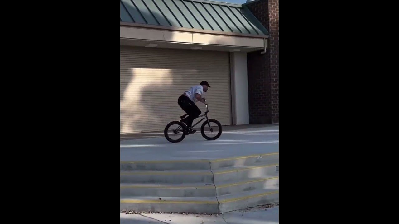 Dakota Roche has one of the best styles in BMX! #bmxpark #bmxisfun
