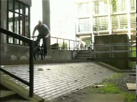 Mike Taylor and Mike Naylor's weekend riding the Edinburgh and Glasgow streets.<br /><br />Filmed and edited by Dave Sowerby. Additional filming by Grant Smith.<br /><br />bsdforever.com<br />digbmx.com