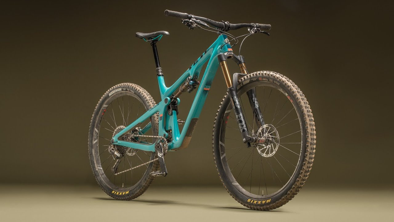 The SB130 is built to take a high-speed beating from riders who prefer to dish out their abuse with precision and style, but who are ready to adapt to this bike’s long cockpit and wheelbase.