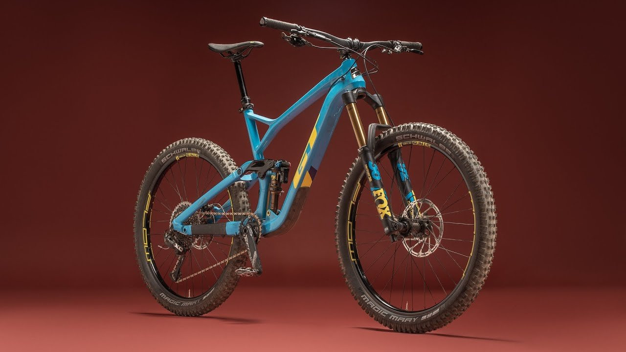 It’s good enough for Martin Maes, but are you good enough for it? GT’s Force Carbon Pro descends like an anvil dropped from an airplane, corners beautifully and has top-shelf suspension components at an impressive price. You’d better be prepared to fork out some sweat equity when the terrain turns uphill, though.