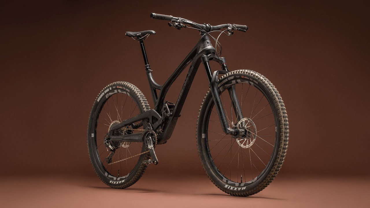 The BMW M5 (Evil Offering) isn’t a one trick pony like, say, the Audi R8 (Yeti SB 130). It’s comfortable and sophisticated, but also fast and menacing. You can drop your kids off to school with it with or take it on a cross-country road trip, and then head over to the track, drift every corner, and burn the Pirellis right off it.