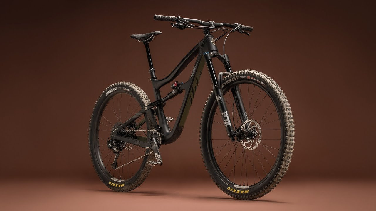 The Ripmo embodies the term “hover bike.” It floated up rough climbs, indifferent to pedal input. Likewise, it swallowed our chunky descents while still maintaining more pop than a long-travel 29er should. That once niche category is officially ready for the masses.