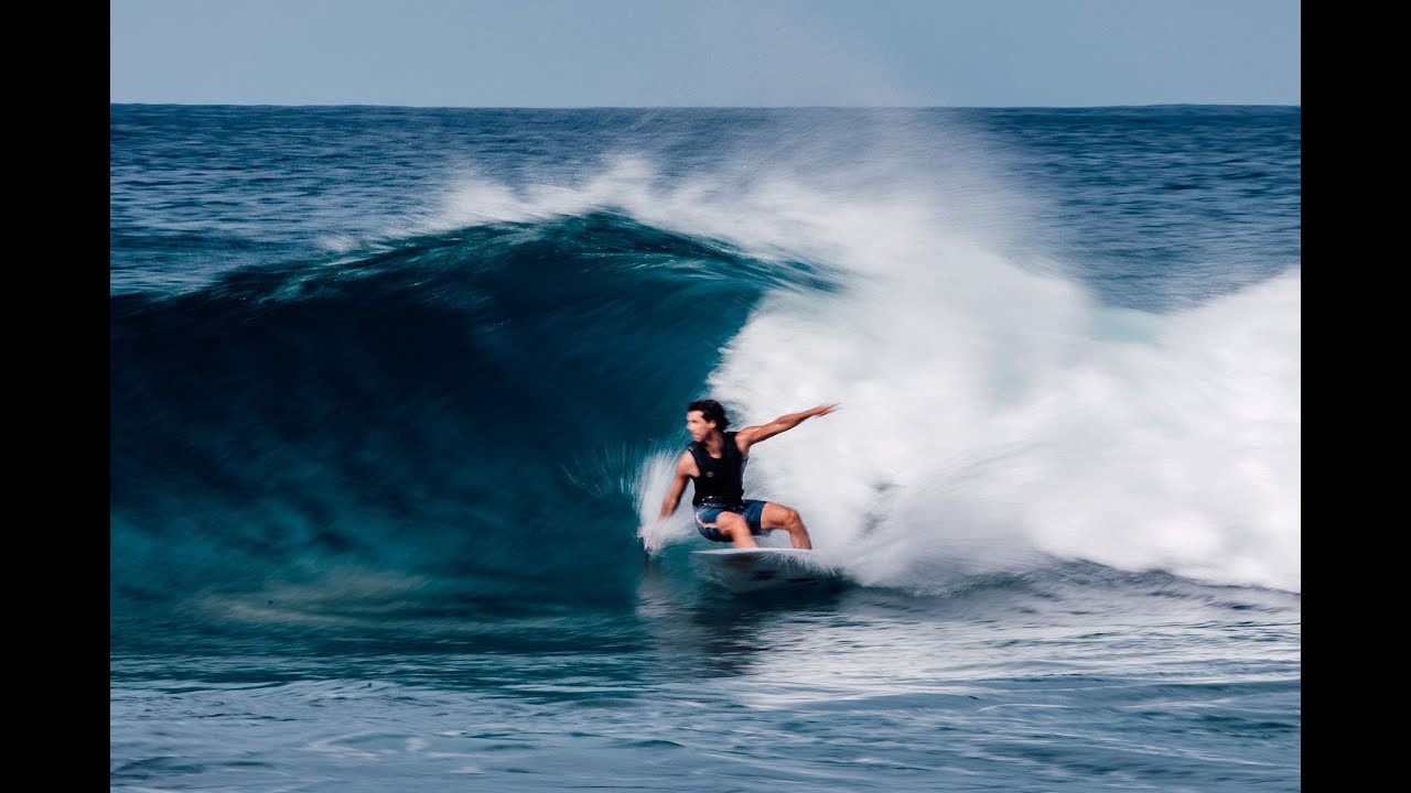 We are excited to welcome World Tour competitor, Jesse Mendes, to the Body Glove athlete family. Hailing from Gauruja, São Paulo, Brazil, Jesse now splits time between Hawaii and Brazil with his wife, Tatiana Weston-Webb, as they travel the globe in search of the best surf and competitive glory on the World Surf League Championship Tour. Welcome to the family Jesse, let's go!!!