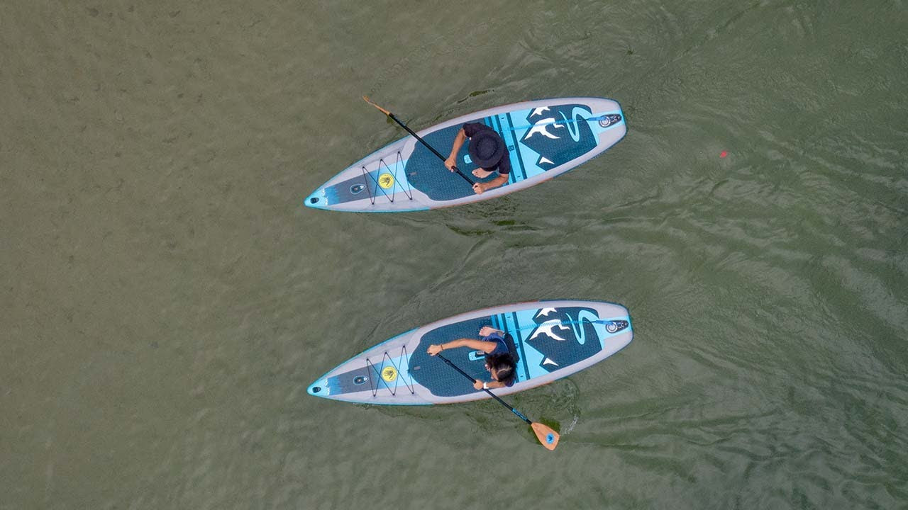 Always innovating, Body Glove has upgraded the tried and true Performer 11 iSUP (Inflatable Stand Up Paddle Board) and made it even better. This new sleek board is adventure-ready and crafted to meet the needs of paddlers of all levels. The multipurpose design is ideal for families, adventure seekers, fishing enthusiasts and on-water yogis. The convenient package simply rolls up into a backpack for storage.