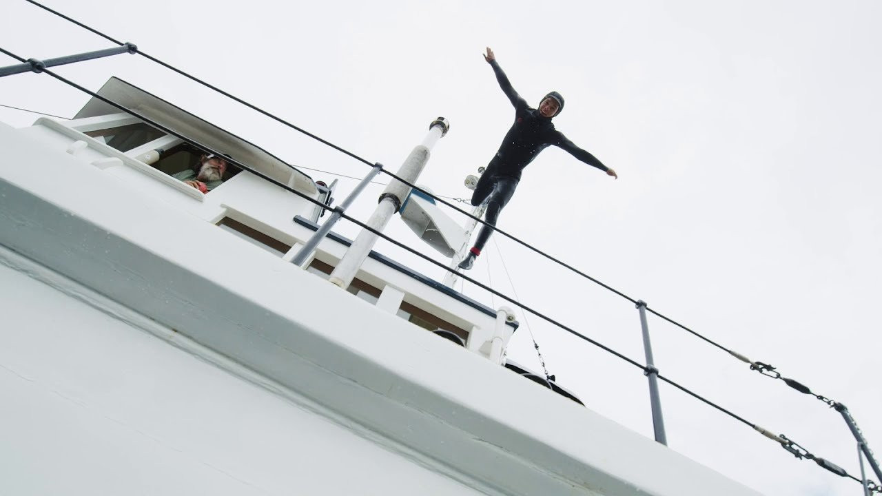 Newly designed Red Cell shell with maximum flexibility. <br />All the warmth you want and flexibility you need for maximum performance