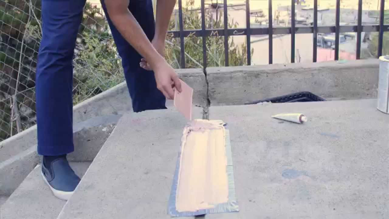 Davis Torgerson gives the step by step process on how to Bondo a crack the right way for the #THEBUILDPROJECT<br />http://www.dlxsf.com/thebuildproject/