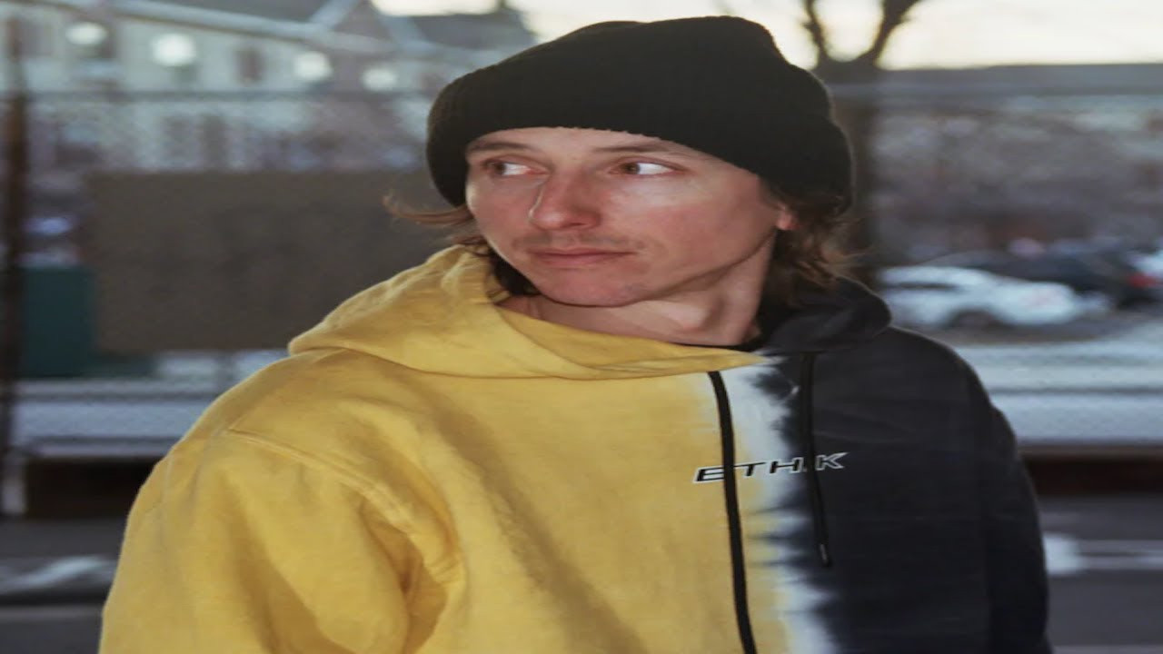 Digging deeper into the numbers behind Battle at the Berrics, Dumb Data investigates which skaters have lasted the longest in a battle before getting their first letter in a game of skate.<br /><br />Who come out on top as the endurance master?<br /><br />You might be thinking, who cares about this stat when there are battles where skaters get skunked and win the match without even getting letter S?<br /><br />Getting letter S so late in the game usually implies at least one thing, which is that a lot of tricks took place in this battle.<br /><br />It also can mean a major comeback is in store, which we’ll discover in this breakdown.<br /><br />Let's find out who can avoid getting their first letter the longest in the internet's most popular skateboarding competition!<br /><br />Follow Dumb Data on IG: https://www.instagram.com/realdumbdata/<br />Follow Dumb Data on TikTok: https://www.tiktok.com/@dumbdata