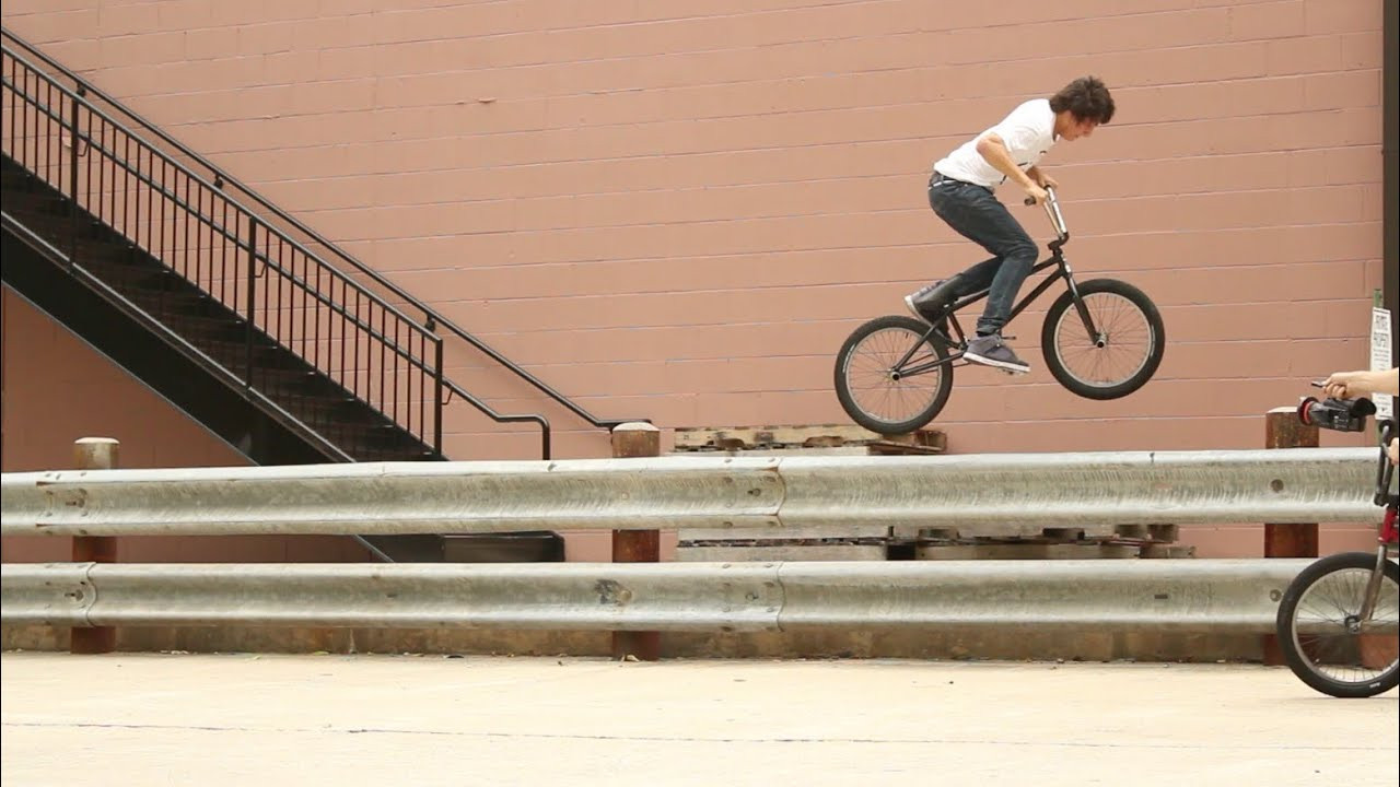 IZ back in Atlanta with a 360 hop over the barrier.