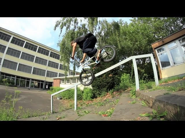 Dennis came to town and royally tore it up.<br /><br />Filmed and edited by Oliver Michel.