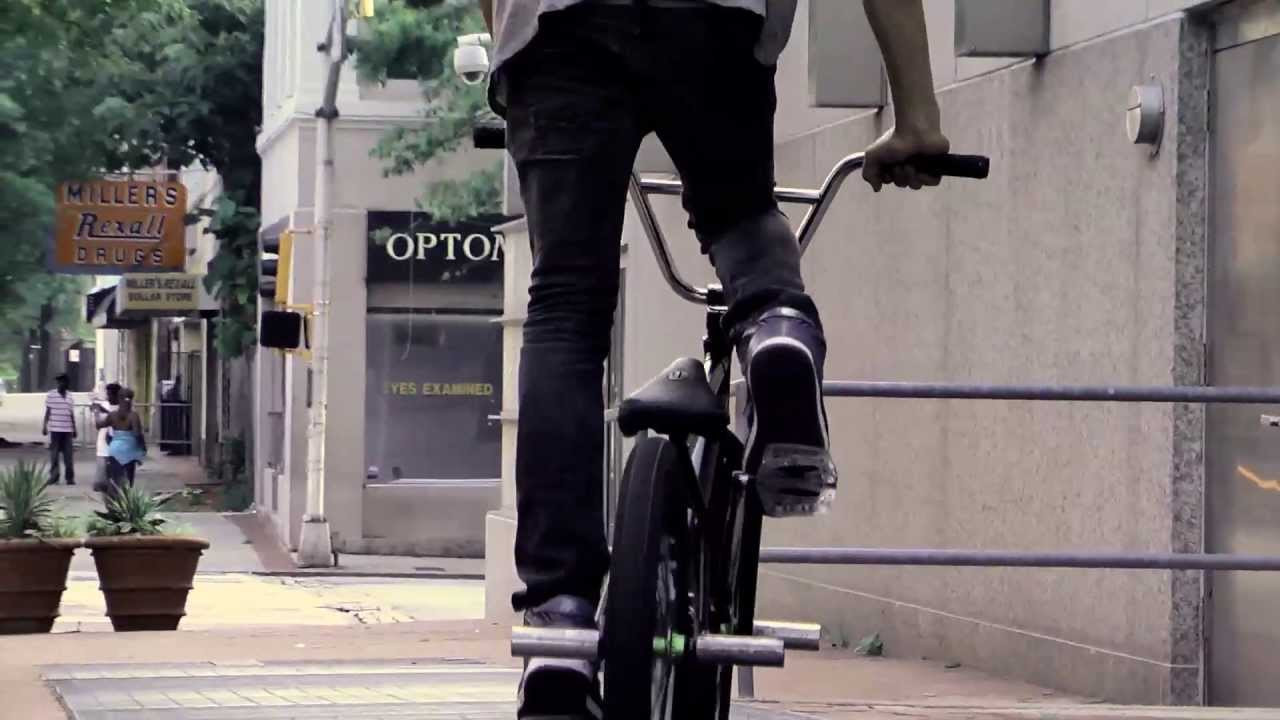 Back in 2010, Eclat went down to the deep south in search of different spots and some good old southern hospitality, they got both.<br /><br />Featuring Sean Burns, Darryl Tocco, Chester Blacksmith, Ashley Charles, Shane Weston, and introducing IZ.