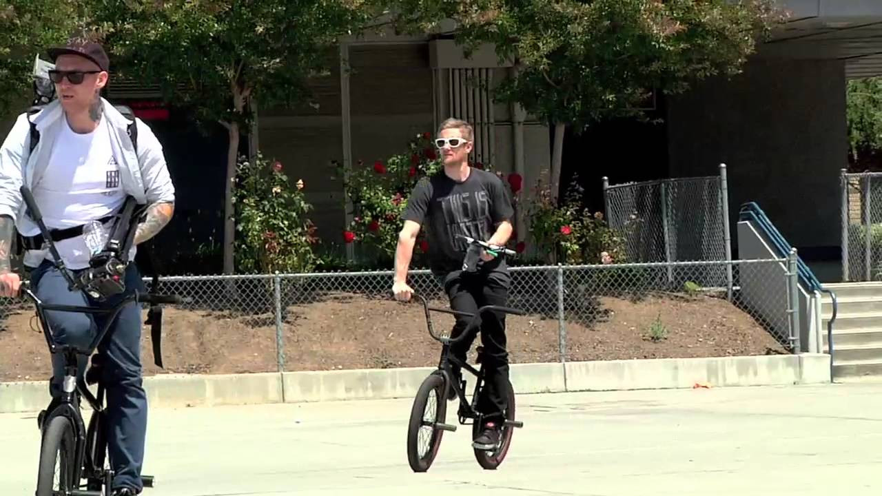 We took a trip to cali with United, travelled up to SF and rode the bay area.<br />Thanks to UNITED BIKES, check highandbound.com for more collab goodness.<br /><br />Featuring SHANE WESTON, CHESTER BLACKSMITH, IZ PULIDO, CORY MARTINEZ, CHRISTIAN RIGAL, GEOFF SLATTERY.