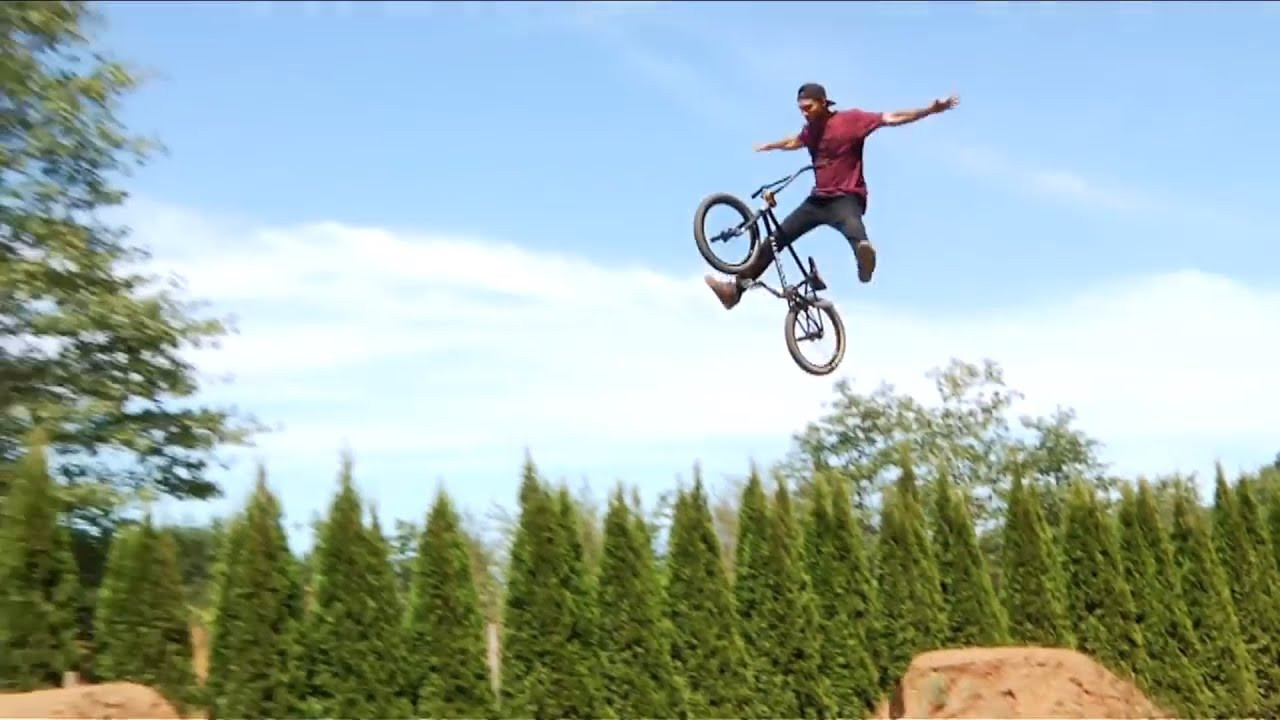 You don't see style like this every day. Cristian Porras brought the fuego out for his section in Holy Fit. <br /><br />Follow him here: https://www.instagram.com/cristianporras521/<br />https://fitbikeco.com/