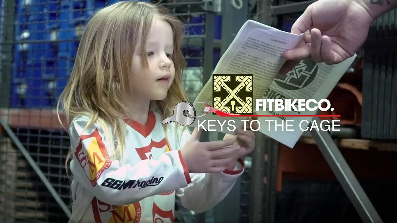 We got in the cage with Jeri Moeller and Fit/S&M sales rep Dougie Darrah to build up a new 2019 12" Misfit! Stick around till the end for a chance to win one of your very own. <br /><br />12" Misfit: https://fitbikeco.com/shop/bikes/2019-misfit-12/<br /><br />Follow Dougie: https://www.instagram.com/dfresh138/<br /><br />Film/Edit: Sauce <br />https://www.instagram.com/saucethebosss/