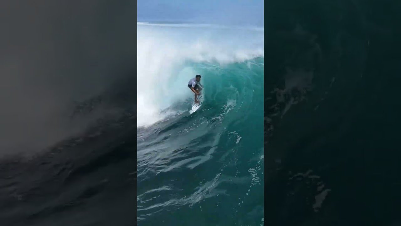 Surfer - Evan Puma<br /><br />If you would like to support us, please buy us a coffee here: https://www.buymeacoffee.com/infowy<br /><br />OUR AMAZON STORE: https://www.amazon.com/shop/globalzoo-surfingvideos?ref=ac_inf_tb_vh <br /><br />GEAR WE USE FROM AMAZON: <br /><br />Our camera: https://amzn.to/3XHjiMe <br />Our drone: https://amzn.to/3HauKJg <br />Our main lens: https://amzn.to/3Jo9qCU <br />Our other lens: https://amzn.to/3Ji9XWW <br />Our main tripod: https://amzn.to/3Y6yUZG <br />Our second tripod: https://amzn.to/3Hh9EsJ <br />Our second tripod head: https://amzn.to/3WPpsbQ <br />Our camera bag: https://amzn.to/3HdvTzH <br />The laptop we edit on: https://amzn.to/3Hdwb9L <br />Our external hard drive: https://amzn.to/3Y2lJc0 <br /><br />_____________________________<br /><br />Social media accounts:<br />Instagram: https://www.instagram.com/global.zoo.co/?hl=en<br />Facebook: https://www.facebook.com/Global.Zoo.Co<br /><br />_____________________________<br /><br />DISCLAIMER <br />Some of the links above are affiliate links, where I earn a small commission if you click on the link and purchase an item. You are not obligated to do so, but it does help fund these videos in hopes of bringing value to you! <br /><br />#Surfing #Surf #Indonesia #Uluwatu#Bali #BaliSurf #GlobalZoo #SurfersOfBali #SurfRawFiles