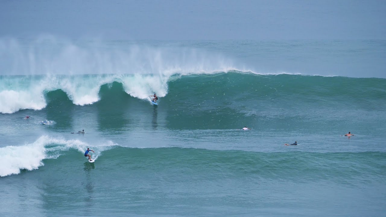This session was recorded on the second day of the big swell we had last week, and Impossible's end section was the only part of the line-up which wasn't closing out. There was barely any wind on that morning, making for some pretty hefty but very smooth conditions.<br /><br />If you would like to support us, please buy us a coffee here: https://www.buymeacoffee.com/infowy<br /><br />If you like the content, please subscribe to the channel here: http://bit.ly/2NPrV5H<br />_____________________________<br /><br />OUR AMAZON STORE: https://www.amazon.com/shop/globalzoo-surfingvideos?ref=ac_inf_tb_vh <br /><br />GEAR WE USE FROM AMAZON: <br /><br />Our camera: https://amzn.to/3XHjiMe <br />Our drone: https://amzn.to/3HauKJg <br />Our main lens: https://amzn.to/3Jo9qCU <br />Our other lens: https://amzn.to/3Ji9XWW <br />Our main tripod: https://amzn.to/3Y6yUZG <br />Our second tripod: https://amzn.to/3Hh9EsJ <br />Our second tripod head: https://amzn.to/3WPpsbQ <br />Our camera bag: https://amzn.to/3HdvTzH <br />The laptop we edit on: https://amzn.to/3Hdwb9L <br />Our external hard drive: https://amzn.to/3Y2lJc0 <br /><br />_____________________________<br /><br />Social media accounts:<br />Instagram: https://www.instagram.com/global.zoo.co/?hl=en<br />Facebook: https://www.facebook.com/Global.Zoo.Co<br /><br />_____________________________<br /><br />DISCLAIMER <br />Some of the links above are affiliate links, where I earn a small commission if you click on the link and purchase an item. You are not obligated to do so, but it does help fund these videos in hopes of bringing value to you! <br /><br />#Surfing #Surf #Indonesia #Bali #Impossibles #Uluwatu #Bingin #PadangPadang #GlobalZoo