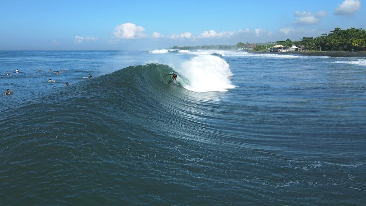 Keramas was pretty epic yesterday morning thanks to the largest swell of the year so far, and light offshore winds. Surprisingly none of the CT surfers showed up, but there were plenty of visitors and locals taking on the perfect but solid conditions.<br /><br />If you would like to support us, please buy us a coffee here: https://www.buymeacoffee.com/infowy<br /><br />If you like the content, please subscribe to the channel here: http://bit.ly/2NPrV5H<br />_____________________________<br /><br />OUR AMAZON STORE: https://www.amazon.com/shop/globalzoo-surfingvideos?ref=ac_inf_tb_vh <br /><br />GEAR WE USE FROM AMAZON: <br /><br />Our camera: https://amzn.to/3XHjiMe <br />Our drone: https://amzn.to/3HauKJg <br />Our main lens: https://amzn.to/3Jo9qCU <br />Our other lens: https://amzn.to/3Ji9XWW <br />Our main tripod: https://amzn.to/3Y6yUZG <br />Our second tripod: https://amzn.to/3Hh9EsJ <br />Our second tripod head: https://amzn.to/3WPpsbQ <br />Our camera bag: https://amzn.to/3HdvTzH <br />The laptop we edit on: https://amzn.to/3Hdwb9L <br />Our external hard drive: https://amzn.to/3Y2lJc0 <br /><br />_____________________________<br /><br />Social media accounts:<br />Instagram: https://www.instagram.com/global.zoo.co/?hl=en<br />Facebook: https://www.facebook.com/Global.Zoo.Co<br /><br />_____________________________<br /><br />DISCLAIMER <br />Some of the links above are affiliate links, where I earn a small commission if you click on the link and purchase an item. You are not obligated to do so, but it does help fund these videos in hopes of bringing value to you! <br /><br />#Surfing #Surf #Indonesia #Bali #Keramas #GlobalZoo
