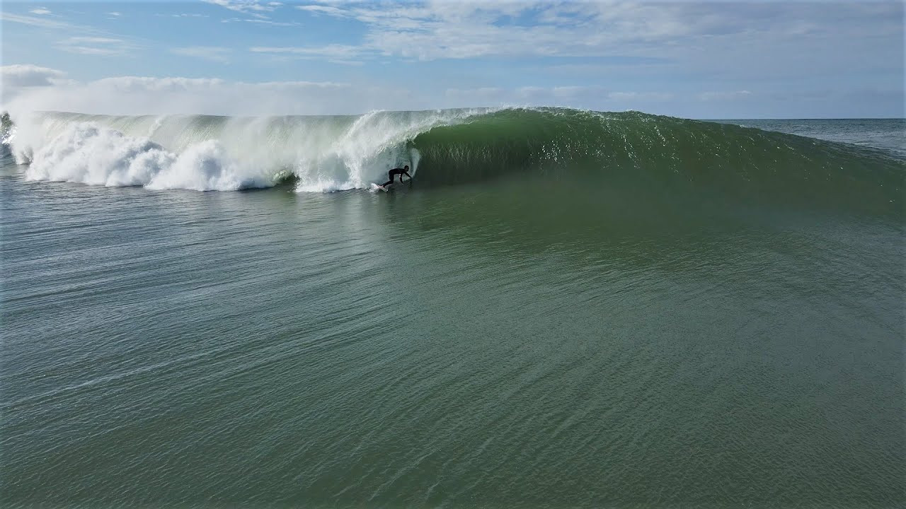 More footage of the male and female pros warming up for the WSL Portugal Pro surf contest. Kanoa Igarashi, Jordy Smith, John John Florence and more. <br /><br />Timestamps for all of the surfers below:<br /><br />0:00 - Jesse Mendes<br />0:22 - Kanoa Igarashi<br />0:32 - Jordy Smith<br />0:53 - Connor O'Leary<br />1:26 - Ryan Callinan<br />1:43 - Leonardo Fioravanti<br />2:02 - Bettylou Sakura Johnson<br />2:20 - Carissa Moore<br />2:37 - Tatiana Weston-Webb<br />3:05 - Caio Ibelli<br />3:29 - Italo Ferreira<br />3:45 - Barron Mamiya<br />4:04 - Jack Robinson<br />4:54 - Ethan Ewing<br />5:07 - John John Florence<br /><br />If you like the content, please subscribe to the channel here: http://bit.ly/2NPrV5H<br />_____________________________<br /><br />OUR AMAZON STORE: https://www.amazon.com/shop/globalzoo-surfingvideos?ref=ac_inf_tb_vh <br /><br />IF YOU WANT TO CREATE SURF VIDEOS LIKE THIS CHECK OUT THE GEAR WE USE FROM AMAZON: <br /><br />Our camera: https://amzn.to/3XHjiMe <br />Our drone: https://amzn.to/3HauKJg <br />Our main lens: https://amzn.to/3Jo9qCU <br />Our other lens: https://amzn.to/3Ji9XWW <br />Our main tripod: https://amzn.to/3Y6yUZG <br />Our second tripod: https://amzn.to/3Hh9EsJ <br />Our second tripod head: https://amzn.to/3WPpsbQ <br />Our camera bag: https://amzn.to/3HdvTzH <br />The laptop we edit on: https://amzn.to/3Hdwb9L <br />Our external hard drive: https://amzn.to/3Y2lJc0 <br /><br />_____________________________<br /><br />Social media accounts:<br />Instagram: https://www.instagram.com/global.zoo.co/?hl=en<br />Facebook: https://www.facebook.com/Global.Zoo.Co<br /><br />_____________________________<br /><br />DISCLAIMER <br />Some of the links above are affiliate links, where I earn a small commission if you click on the link and purchase an item. You are not obligated to do so, but it does help fund these videos in hopes of bringing value to you! <br /><br />#Surfing #SurfingPortugal #SurfingPortugal #Supertubos #WSL #GlobalZoo #AlwaysLeft #Raw #RawSurfing #SurfRawFiles #SurfersOfBali