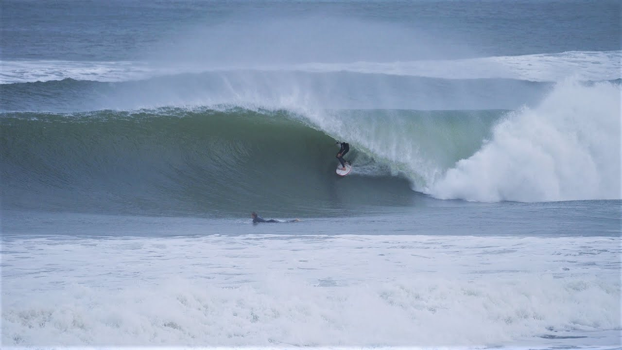 The pros who stayed in Peniche must have been happy they did, after scoring a few sessions at this perfect right on one of the nearby beach breaks.<br /><br />This place fired for two days straight only a few days after the contest ended. The WSL definitely missed an opportunity to run the finals in epic conditions - if they still had the option of going mobile? <br /><br />Timestamps for all of the surfers below:<br /><br />0:00 - Kolohe Andino<br />0:38 - Jesse Mendes<br />1:10 - Leonardo Fioravanti <br />1:31 - Unknown<br />1:53 - Leonardo Fioravanti<br />2:06 - Unknown<br />2:23 - Roby Damico<br />2:44 - Ethan Ewing<br />3:41 - Leonardo Fioravanti<br />4:24 - Ethan Ewing<br />5:01 - Morgan Cibilic<br /><br />If you like the content, please subscribe to the channel here: http://bit.ly/2NPrV5H<br />_____________________________<br /><br />OUR AMAZON STORE: https://www.amazon.com/shop/globalzoo-surfingvideos?ref=ac_inf_tb_vh <br /><br />IF YOU WANT TO CREATE SURF VIDEOS LIKE THIS CHECK OUT THE GEAR WE USE FROM AMAZON: <br /><br />Our camera: https://amzn.to/3XHjiMe <br />Our drone: https://amzn.to/3HauKJg <br />Our main lens: https://amzn.to/3Jo9qCU <br />Our other lens: https://amzn.to/3Ji9XWW <br />Our main tripod: https://amzn.to/3Y6yUZG <br />Our second tripod: https://amzn.to/3Hh9EsJ <br />Our second tripod head: https://amzn.to/3WPpsbQ <br />Our camera bag: https://amzn.to/3HdvTzH <br />The laptop we edit on: https://amzn.to/3Hdwb9L <br />Our external hard drive: https://amzn.to/3Y2lJc0 <br /><br />_____________________________<br /><br />Social media accounts:<br />Instagram: https://www.instagram.com/global.zoo.co/?hl=en<br />Facebook: https://www.facebook.com/Global.Zoo.Co<br /><br />_____________________________<br /><br />DISCLAIMER <br />Some of the links above are affiliate links, where I earn a small commission if you click on the link and purchase an item. You are not obligated to do so, but it does help fund these videos in hopes of bringing value to you! <br /><br />#Surfing #SurfingPortugal #SurfingPortugal #WSL #GlobalZoo #AlwaysLeft #Raw #RawSurfing #SurfRawFiles #SurfersOfBali