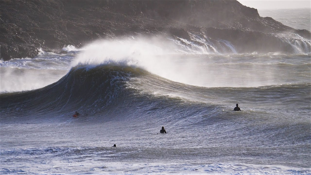 The UK has been battered by some fierce storms in the past week, and they brought some sizable waves along with them. This wedgy beachbreak was working nicely a few days ago, with a good crew of surfers and bodyboarders taking it on. The wind was super strong all morning, but at least it was blowing in the right direction.<br /><br />If you like the content, please subscribe to the channel here: http://bit.ly/2NPrV5H<br />_____________________________<br /><br />OUR AMAZON STORE: https://www.amazon.com/shop/globalzoo-surfingvideos?ref=ac_inf_tb_vh <br /><br />IF YOU WANT TO CREATE SURF VIDEOS LIKE THIS CHECK OUT THE GEAR WE USE FROM AMAZON: <br /><br />Our camera: https://amzn.to/3XHjiMe <br />Our drone: https://amzn.to/3HauKJg <br />Our main lens: https://amzn.to/3Jo9qCU <br />Our other lens: https://amzn.to/3Ji9XWW <br />Our main tripod: https://amzn.to/3Y6yUZG <br />Our second tripod: https://amzn.to/3Hh9EsJ <br />Our second tripod head: https://amzn.to/3WPpsbQ <br />Our camera bag: https://amzn.to/3HdvTzH <br />The laptop we edit on: https://amzn.to/3Hdwb9L <br />Our external hard drive: https://amzn.to/3Y2lJc0 <br /><br />_____________________________<br /><br />Social media accounts:<br />Instagram: https://www.instagram.com/global.zoo.co/?hl=en<br />Facebook: https://www.facebook.com/Global.Zoo.Co<br /><br />_____________________________<br /><br />DISCLAIMER <br />Some of the links above are affiliate links, where I earn a small commission if you click on the link and purchase an item. You are not obligated to do so, but it does help fund these videos in hopes of bringing value to you! <br /><br />#SurfingUK #UnitedKingdom #UK #Wales #Bali #Indonesia #SurfRawFiles #SurfersOfBali #AlwaysLeft #GlobalZoo