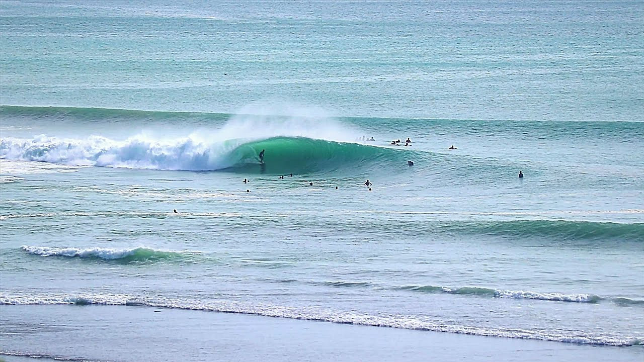 Our original plan was to go and film Impossibles, but when we saw Padang Padang going off in the distance the obvious choice was to go and film there instead. <br /><br />This was easily the best Padang so far this year and due to recent world events, the crowd wasn't half as thick as it usually is!<br /><br />If you would like to support us, please buy us a coffee here: https://www.buymeacoffee.com/infowy<br /><br />If you like the content, please subscribe to the channel here: http://bit.ly/2NPrV5H<br />_____________________________<br /><br />OUR AMAZON STORE: https://www.amazon.com/shop/globalzoo-surfingvideos?ref=ac_inf_tb_vh <br /><br />IF YOU WANT TO CREATE SURF VIDEOS LIKE THIS CHECK OUT THE GEAR WE USE FROM AMAZON: <br /><br />Our camera: https://amzn.to/3XHjiMe <br />Our drone: https://amzn.to/3HauKJg <br />Our main lens: https://amzn.to/3Jo9qCU <br />Our other lens: https://amzn.to/3Ji9XWW <br />Our main tripod: https://amzn.to/3Y6yUZG <br />Our second tripod: https://amzn.to/3Hh9EsJ <br />Our second tripod head: https://amzn.to/3WPpsbQ <br />Our camera bag: https://amzn.to/3HdvTzH <br />The laptop we edit on: https://amzn.to/3Hdwb9L <br />Our external hard drive: https://amzn.to/3Y2lJc0 <br /><br />_____________________________<br /><br />Social media accounts:<br />Instagram: https://www.instagram.com/global.zoo.co/?hl=en<br />Facebook: https://www.facebook.com/Global.Zoo.Co<br /><br />_____________________________<br /><br />DISCLAIMER <br />Some of the links above are affiliate links, where I earn a small commission if you click on the link and purchase an item. You are not obligated to do so, but it does help fund these videos in hopes of bringing value to you! <br /><br />#SurfingBali #SurfingIndonesia #Bali #PadangPadang #Bali2020 #AlwaysLeft #Surf #Waves #surfersofbali