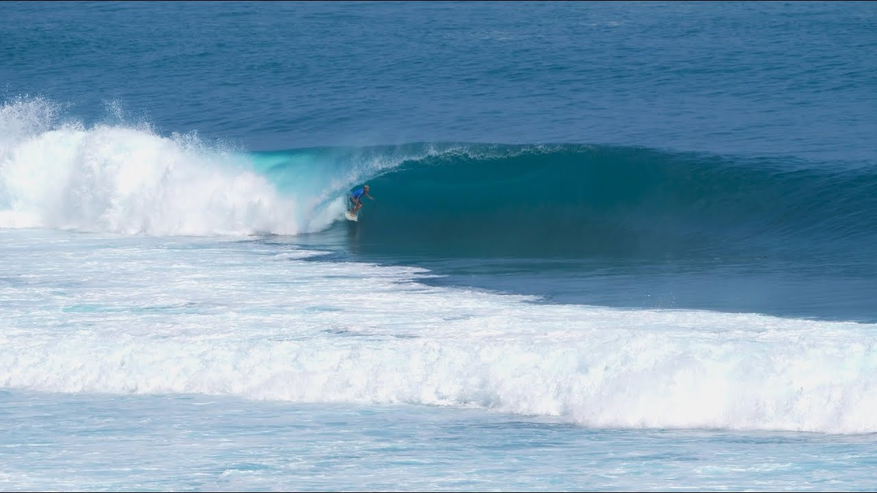 Bali received its biggest swell in a while yesterday, and it lit up Uluwatu during the morning session. A nasty sideshore wind messed up the waves for a few hours, but it glassed off again in the afternoon for a really good Racetracks session (I was out surfing by that point, so no footage of that!)<br /><br />If you're interested in surfing Uluwatu, don't forget to check out our Uluwatu Surf Guide here: https://www.youtube.com/watch?v=QEZwp00h6LQ&t=152s&ab_channel=GlobalZoo<br /><br />If you would like to support us, please buy us a coffee here: https://www.buymeacoffee.com/infowy<br /><br />If you like the content, please subscribe to the channel here: http://bit.ly/2NPrV5H<br />_____________________________<br /><br />OUR AMAZON STORE: https://www.amazon.com/shop/globalzoo-surfingvideos?ref=ac_inf_tb_vh <br /><br />GEAR WE USE FROM AMAZON: <br /><br />Our camera: https://amzn.to/3XHjiMe <br />Our drone: https://amzn.to/3HauKJg <br />Our main lens: https://amzn.to/3Jo9qCU <br />Our other lens: https://amzn.to/3Ji9XWW <br />Our main tripod: https://amzn.to/3Y6yUZG <br />Our second tripod: https://amzn.to/3Hh9EsJ <br />Our second tripod head: https://amzn.to/3WPpsbQ <br />Our camera bag: https://amzn.to/3HdvTzH <br />The laptop we edit on: https://amzn.to/3Hdwb9L <br />Our external hard drive: https://amzn.to/3Y2lJc0 <br /><br />_____________________________<br /><br />Social media accounts:<br />Instagram: https://www.instagram.com/global.zoo.co/?hl=en<br />Facebook: https://www.facebook.com/Global.Zoo.Co<br /><br />_____________________________<br /><br />DISCLAIMER <br />Some of the links above are affiliate links, where I earn a small commission if you click on the link and purchase an item. You are not obligated to do so, but it does help fund these videos in hopes of bringing value to you! <br /><br />#SurfingBali #SurfingIndonesia #Bali #Canggu #Uluwatu #Balangan #Bingin #Impossibles #PadangPadang #GlobalZoo #AlwaysLeft #Raw #RawSurfing #SurfRawFiles #SurfersOfBali