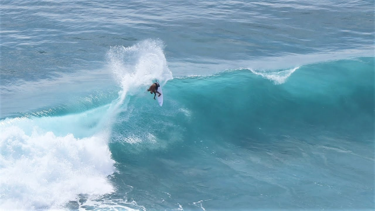 Kelly Slater is still enjoying his time here in Bali, and we finally got to film him surfing a few days ago at Uluwatu. There was plenty of swell hanging about from the day before, and Kelly snagged many waves, including a few excellent barrels. He's looking in really good form, and it will be interesting to see how he does on next year's CT.<br /><br />Unfortunately, our drone was playing up a bit and we missed a couple of his good waves due to connection issues! Hopefully we run into him again and get some more footage before he leaves.<br /><br />If you would like to support us, please buy us a coffee here: https://www.buymeacoffee.com/infowy<br /><br />If you like the content, please subscribe to the channel here: http://bit.ly/2NPrV5H<br />_____________________________<br /><br />OUR AMAZON STORE: https://www.amazon.com/shop/globalzoo-surfingvideos?ref=ac_inf_tb_vh <br /><br />IF YOU WANT TO CREATE SURF VIDEOS LIKE THIS CHECK OUT THE GEAR WE USE FROM AMAZON: <br /><br />Our camera: https://amzn.to/3XHjiMe <br />Our drone: https://amzn.to/3HauKJg <br />Our main lens: https://amzn.to/3Jo9qCU <br />Our other lens: https://amzn.to/3Ji9XWW <br />Our main tripod: https://amzn.to/3Y6yUZG <br />Our second tripod: https://amzn.to/3Hh9EsJ <br />Our second tripod head: https://amzn.to/3WPpsbQ <br />Our camera bag: https://amzn.to/3HdvTzH <br />The laptop we edit on: https://amzn.to/3Hdwb9L <br />Our external hard drive: https://amzn.to/3Y2lJc0 <br /><br />_____________________________<br /><br />Social media accounts:<br />Instagram: https://www.instagram.com/global.zoo.co/?hl=en<br />Facebook: https://www.facebook.com/Global.Zoo.Co<br /><br />_____________________________<br /><br />DISCLAIMER <br />Some of the links above are affiliate links, where I earn a small commission if you click on the link and purchase an item. You are not obligated to do so, but it does help fund these videos in hopes of bringing value to you! <br /><br />#SurfingBali #SurfingIndonesia #Bali #Uluwatu #Bali2020 #KellySlater #AlwaysLeft #Surf #Waves #surfersofbali