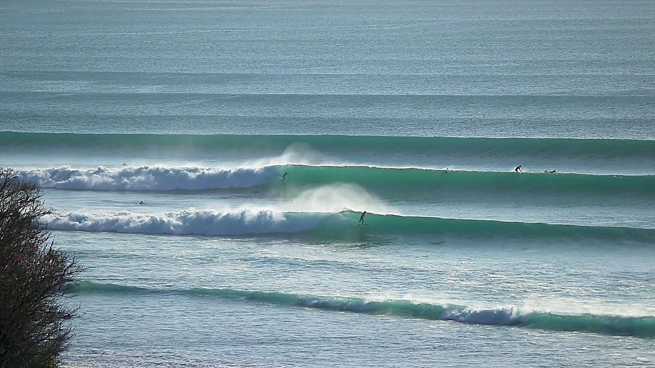 It's not very often you see a legitimate barrel being made at Impossibles - they tend to be small, tight, and run away down the line far too quickly. However, the surfer at 2:19 managed to defy the odds and find himself in the perfect position for a nice cover up, coming out clean!<br /><br />The swell had dropped a fair bit since the morning's madness, but there were still some large sets rolling through causing some chaos. It looks like the swell is taking a break for a little while, but getting bigger again next week.<br /><br />If you would like to support us, please buy us a coffee here: https://www.buymeacoffee.com/infowy<br /><br />If you like the content, please subscribe to the channel here: http://bit.ly/2NPrV5H<br />_____________________________<br /><br />OUR AMAZON STORE: https://www.amazon.com/shop/globalzoo-surfingvideos?ref=ac_inf_tb_vh <br /><br />IF YOU WANT TO CREATE SURF VIDEOS LIKE THIS CHECK OUT THE GEAR WE USE FROM AMAZON: <br /><br />Our camera: https://amzn.to/3XHjiMe <br />Our drone: https://amzn.to/3HauKJg <br />Our main lens: https://amzn.to/3Jo9qCU <br />Our other lens: https://amzn.to/3Ji9XWW <br />Our main tripod: https://amzn.to/3Y6yUZG <br />Our second tripod: https://amzn.to/3Hh9EsJ <br />Our second tripod head: https://amzn.to/3WPpsbQ <br />Our camera bag: https://amzn.to/3HdvTzH <br />The laptop we edit on: https://amzn.to/3Hdwb9L <br />Our external hard drive: https://amzn.to/3Y2lJc0 <br /><br />_____________________________<br /><br />Social media accounts:<br />Instagram: https://www.instagram.com/global.zoo.co/?hl=en<br />Facebook: https://www.facebook.com/Global.Zoo.Co<br /><br />_____________________________<br /><br />DISCLAIMER <br />Some of the links above are affiliate links, where I earn a small commission if you click on the link and purchase an item. You are not obligated to do so, but it does help fund these videos in hopes of bringing value to you! <br /><br />#SurfingBali #SurfingIndonesia #Bali #Impossibles #Bali2020 #AlwaysLeft #Surf #Waves #surfersofbali #watersports