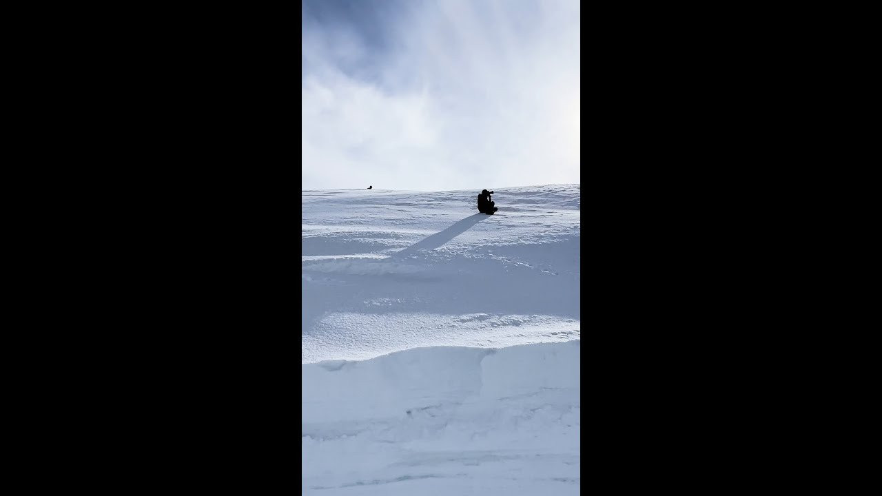 NEW WORLD FIRST 🚨 While widely known as one of the windiest places on earth, Mount Washington still has a deep history as America's oldest backcountry ski location. But nobody has ever attempted to ski the auto road gap... Until now. Hunter Henderson just turned a dream into a reality. With a small team, the right weather conditions and snow conditions, some elbow grease and some shaken off nerves, Hunter became the first known skier to attempt and land the Mount Washington Auto Road Gap.