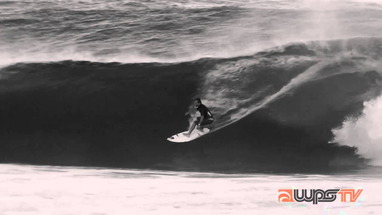 CONTENDERS FREESURF: Scenes from a splendid morning at Pipe/Backdoor;<br />Mick, Joel and Kieren Perrow