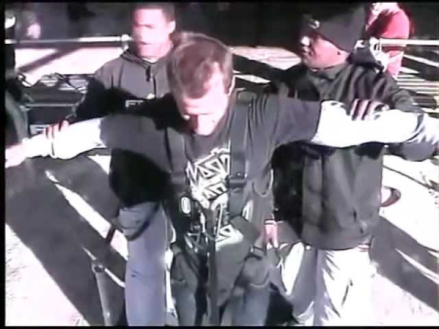 kerr-azy.blogspot.com<br />Going bungee jumping in South Africa. World's biggest bungee!<br />- Kerrzy<br />{NB: Check out the guy in the background at the 4:10 mark}