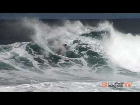 Down the end of every fifth laneway between Keiki and Kahuku ...<br />At the end of every fourth aisle at Foodland ...<br />Wearing every third pair of fluoro boardies ...<br />In every second car that drives past you ...<br />And, seemingly, inside every single tube ... <br />The Europeans have been everywhere.<br /><br />Jeremy, Aritz, Michel and Miky have put in some of the most committed sessions of the season. Take a look at the evidence.