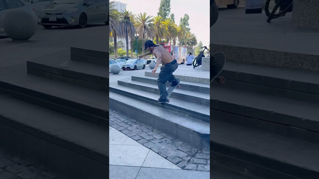 Robby Bootes with a back blunt at the Island 🏝️