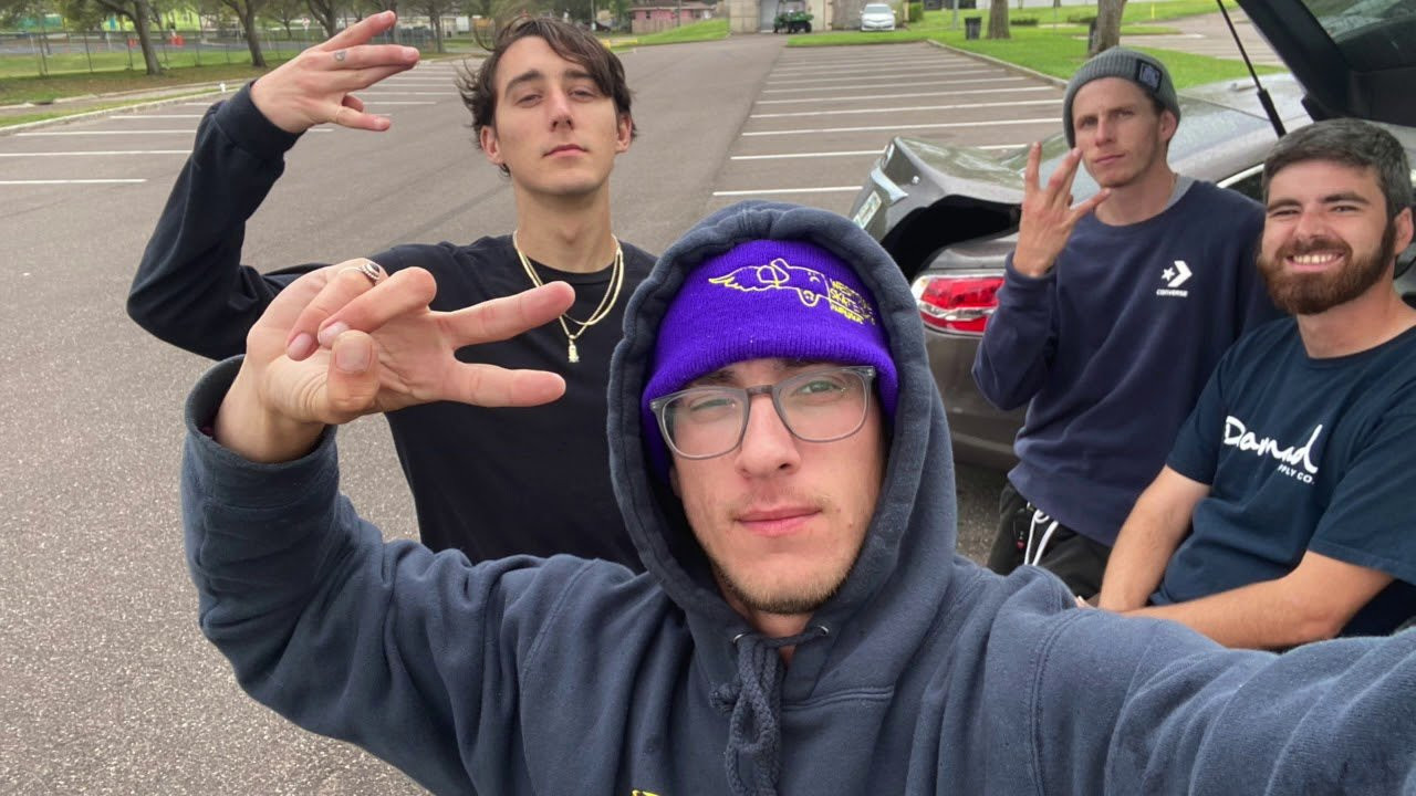 Barge the Bay is a "KOTR" style contest that starts on a Friday at 5pm and ends on Sunday at 5pm. Each team has 3 skaters and a filmer, they each get a book with tons of challenges to complete all around the Tampa Bay/St Petersburg Florida area. This is the final edit for "Westside Skateshop", we didn't stop the entire time, and took home the gold!<br />Enjoy the shenanigans.<br /><br />Skaters: Eric Weingart, Nick Wallas, Haze Miller<br />Filme & Edit: Ryan Hodgdon