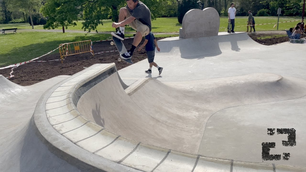 Opening session of the Apple Skatepark in Villaviciosa, in Asturias, Northern Spain, a town famous for it's apple cider (sidra) production, thus the name of the skatepark. Built by FORMIGO RAMPS @formigoramps from Cataluña, Spain. April 13, 2024<br /><br />Filmed / edited by J. Hay @haywirephoto <br />Music: La Fuga - "Pierdo Verticalidad"<br /><br />Featuring builders and friends in order of appearance:<br /><br />David Sanchéz <br />Marc Salas<br />Nanaqui<br />Eduardo Acosta<br />Andrés Castro<br />Dani Baute<br />Martina Cotillo<br />Guajes<br />Albarro Renco Devier<br />Foni <br />Oriol<br /><br />and on the injured bench: Rob Jones
