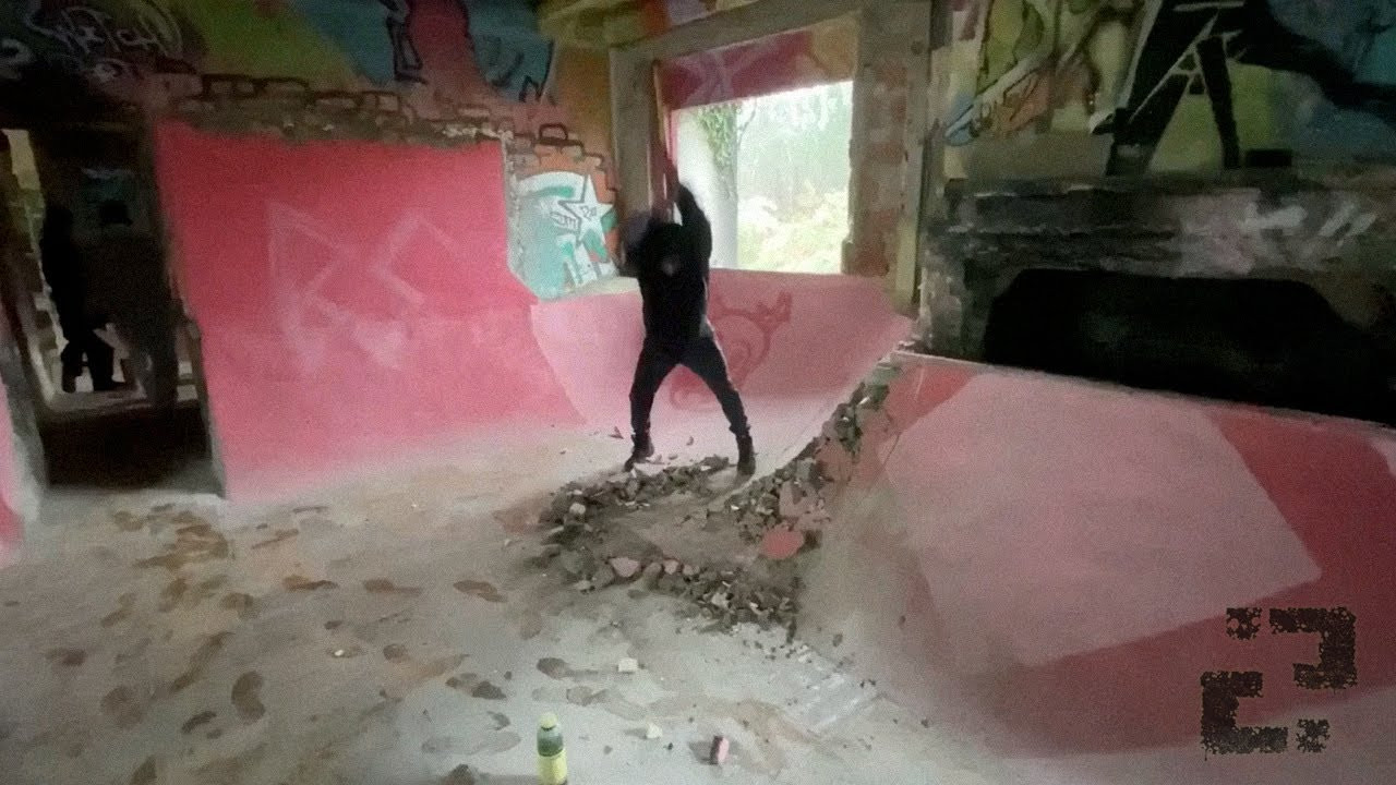 Lost in the Atlantic coast forest in France, here is the Bocashiva DIY project, a project that started in February 2021, to have a little spot sheltered from the rain.<br /><br />From this day, nothing happened as we wanted, the crew was too motivated by the idea of making concrete and create something bigger and bigger.<br /><br />Now, after many punk concerts, events, almost all the the abandoned house is skateable from the bedroom, to the hallway, and now there is a bowl in the living room and on the terrace too.<br /><br />Here you will see the difficult beginning through to the good organization through the crew.<br /><br />A special thanks to everyone who came out to help at the spot - the energy, the money, the strength - for all!<br /><br />Thank to the beginning team @benoitvlr @ssagazzz @tonton_margelle_ari_diy @crailusss @garritnathan @dewax33<br /><br />And our association @ariskateboard <br /><br />Video/edit : tonton margelle<br /><br />To be continued... rendez-vous in 2 years.