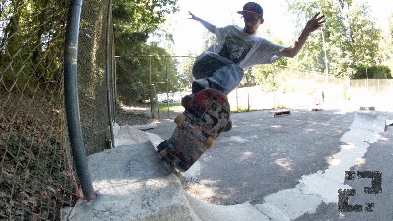 "Gonna Have A Good Day". <br /><br />An afternoon with the homies at Portland Oregon's, Creston DIY <br />@Crestondiy with @crustmaster_johnson @jimmyboyroy @ethanhall @biscuits4president @donovan.rice @josh_heath <br /><br />Music: @Nappyroots<br />Video: @josh_heath