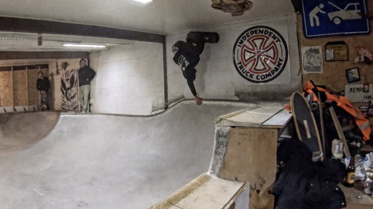 The first year of Jeff's backyard club bowl (aka de Witte Wolk)<br /><br />A small glimpse of some winter sessions at Oldschool Jeffke's DIY bowl in his very own Air bnb in his backyard in Belgium.<br /><br />Filmed and edited by Koen Van den Broeck<br />Music by CrimeScene<br /><br />Skaters are: Ratman, Toon Dierckx, Igor Van Heupen, Shinto Jungschleger, Kevin Grondelaers, Koen Van den Broeck, and Jeff Gommers.<br /><br />Full article with photos at: https://www.confuzine.com/2022/11/30/backyard-club-bowl-belgium/