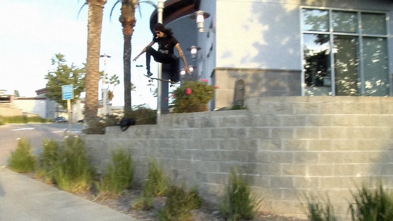 Filmers: @thanksfool, Jesse P, Dom Hurley. r<br />Music: My Chemical Romance - "Heaven help us"<br /><br />Trick or treat! No tricks Danny treats us with a seasonal video offering.