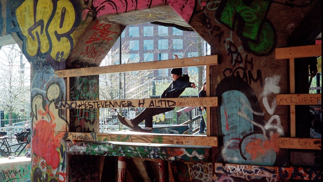 Jonas U. Bünger (Ginger), Bjørn Lillesøe, Lukas Lundgaard Olsen, Sebastian La Cour, Søren Noe and Nicky Guerrero. Filmed by Johan Benda