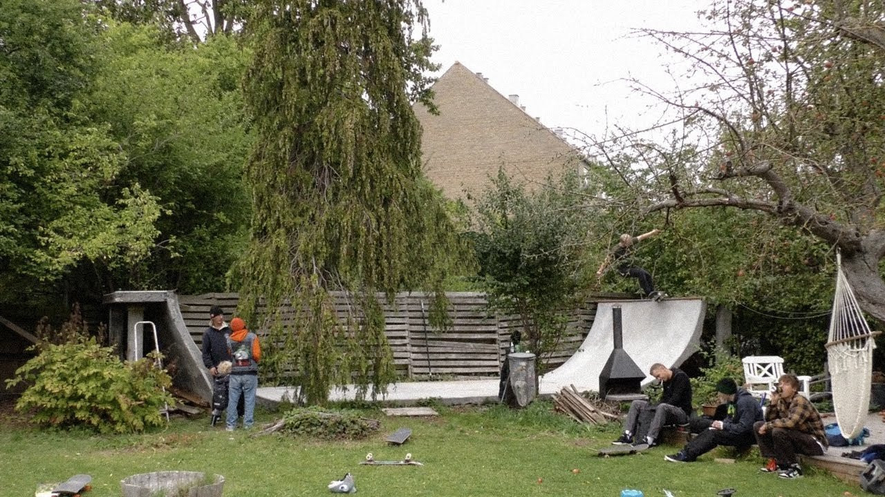 Skaters: Fridrik Bodilsen, Bjørn Lillesøe, Luke Rasch and Jonas "Ginger" Bünger <br /><br />Filmed / edited by Antonio Piepo