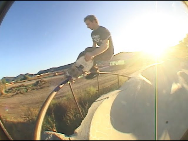 Eric Hutchinson (@nbdgod) for Manak Skateboards (@manakskates). Filmed by Carly Cunningham (@carlycunningram)