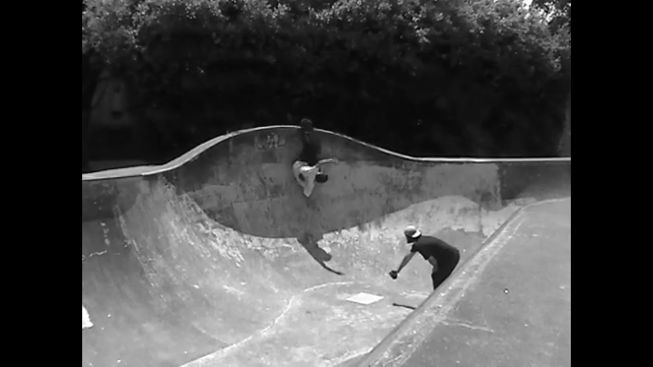 The Wellington DIY Dogs took a well deserved weekend away from pouring concrete, and ventured up to the West Coast of New Zealand. Two days of chaos ensued; with young and old crew members throwing themselves into concrete with reckless abandon. Two days of tumbling in Taranaki. With only one camera battery, just a small fraction of the chaos was captured, but it was enough. <br /><br />Riders: Axel Graham-wiggins, Rob Atkins, Theo Holst, Tim Mcdougall, Flynn Acworth, Georgia Hudson, Matt Mason, Christopher Sanderson, Simon Planzer<br />Filming: Everyone<br />Edit: Flynn Acworth