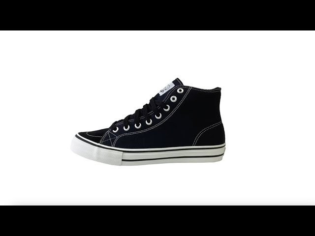 FOOT PLANT」は、スケートボードに特化して設計されたハイカットシューズです。足首を圧迫することなく高いホールド性を実現し、快適な履き心地を提供します。<br /><br />くるぶしの上まで包み込む特殊素材のアッパーが足首をしっかりガードしつつ、足の甲を中心にホールドする設計により、シューレースを最上部まで締めなくてもフィット感を損ないません。また、甲部分のハトメ配置は【フットボール】のような立体的な形状で、甲高の足にもフィットするデザインです。これにより、ハイカットでありながら足首をストレスなく動かせる自由さを実現しています。<br /><br />さらに、他のPOSSESSED SHOE同様、オーリーパッド部分は二層構造（二層目はスエード）で、耐久性に優れ、穴が開きにくい設計です。これまでハイカットシューズを敬遠されていた方も、一度この「FOOT PLANT」の履き心地をお試しください。丈夫さ、快適さ、そしてフィット感を兼ね備えた一足です。<br /><br />"FOOT PLANT"<br />SIZE : 24cm(6inch)~29cm(11inch)<br />MATERIAL : CANVAS × SUEDE<br />PRICE : ¥13200-税込<br /><br />商品に関するお問い合わせはWEBSITEより取り扱い店舗をご確認の上お願いします。<br /><br />https://www.possessedshoe.com/<br /><br />全サイズメーカー在庫対応致します。店頭にてお問い合わせ下さい。<br /><br />商品取り扱いのお問い合わせはDMまたはWEBSITEよりお願いします。<br /><br />#skateshoes #sneakers #footplant #hitops #japanesebrand #skateboard #skateboarding #possessedshoes