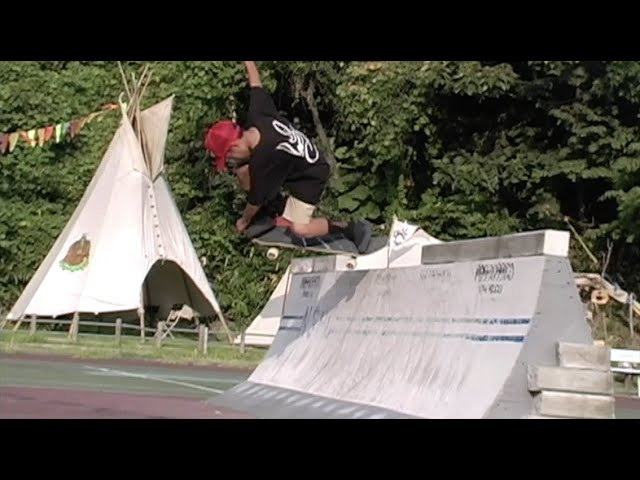 Skated with these guys : Kenji Tanaka, Shor East, Koma Akagi.<br /><br />Thank you, Skaters Meeting and good fellows in Niigata.