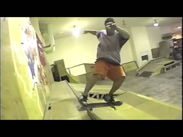 ドメスティックスケートシューズブランド"TRANSMIT"が2001年に行ったツアーの動画PART 1です。この動画はOPIOD VIDEO #5に収録されていました。