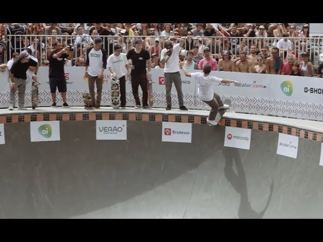 Chris Russell and Cory Juneau tying for first place at the best trick last weekend on the Oi Park Jam in Praia Brava in Itajaí City, Brazil. The judges gave them both 1st place - Chris with backside board slide and Cory with the frontside.<br />As you can see on the video, Chris started the trick a little earlier than Cory, but, Cory did it frontside... <br /><br />Video @zeferinodiego from @bulletreefilmes www.bulletreefilmes.com