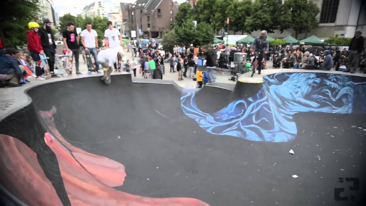 Fiesta Des Ursulines is a renegade community event that takes place at Square Des Ursulines in the middle of the city of Bruxelles each year. Conceived by the Brusk collectif who also organized and built the skatepark, the Fiesta des Ursulines is not only a skateboarding event, but also focuses on culture, food, beer, silkscreening, photo exhibitions and social events...<br /><br />Full article at: www.confuzine.com/2014/12/09/fiesta-des-ursulines-2014-bruxelles-belgium/<br /><br />Filmed / Edited by Jonathan Hay