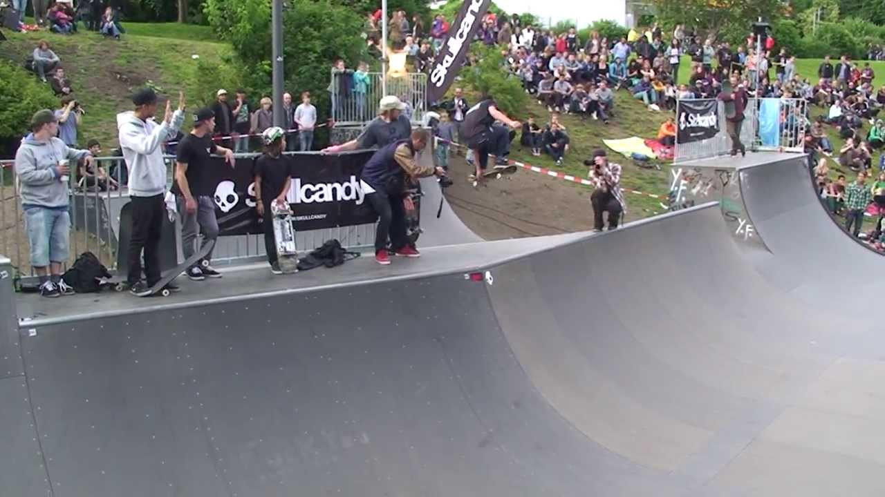 Lohse Ramp Party 2013 - Köln, Germany - June 29th, 2013. There was a contest. The Schöne Hubätz played afterwards. Good times... I don't remember who won.<br /><br />Filmed by Jonathan Hay and Jonatan Amotz<br />Edited by J. Hay and Sonja Gabler<br />Music by NOFX - "Murder the Government"<br /><br />Full article at http://www.confuzine.com/2013/11/09/lohse-party-2013-cologne-germany/