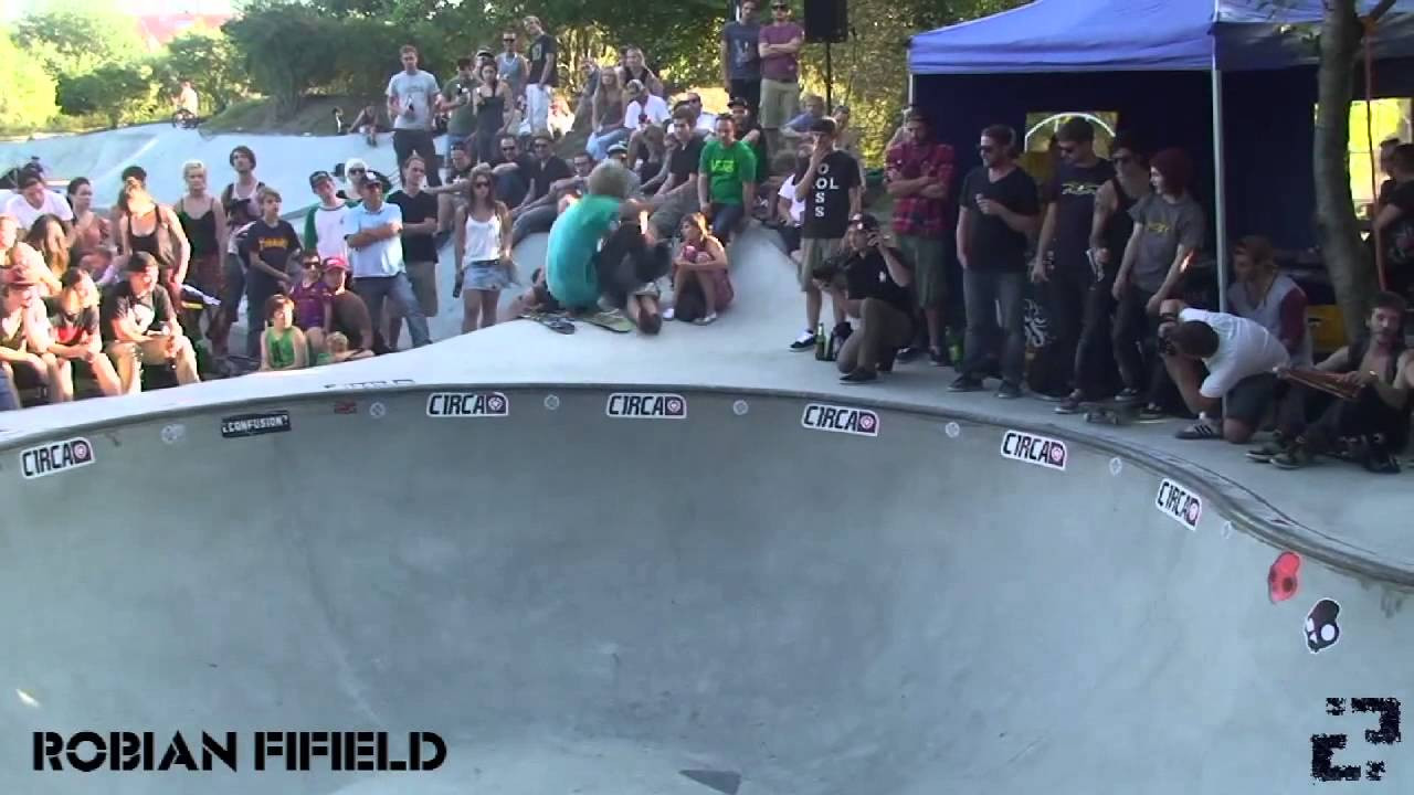 Bowl Owl skate contest at the NorthBrigade Skatepark in Cologne, Germany.<br /><br />Filmed by: J. Hay<br />Edited by: J. Hay and Sonja Gabler<br /><br />1st: Max Shradder<br />2nd: Tim Bijsterveld<br />3rd: Kevin Wenzke<br />4th: Koekie<br />5th: Robian Fifield<br /><br />Music: Serpent Eater / soundcloud.com/serpent-eater<br /><br />Full article here: www.confusionmagazine.com/2013/09/08/owl-bowl-2012-northbrigade-cologne-germany/