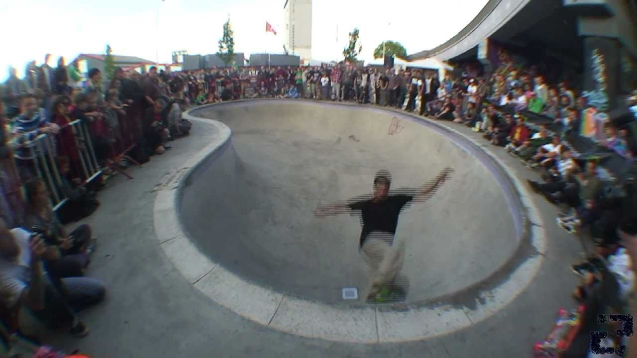 The Antwerp Skatepark hosted their 3rd BACK TO OLD SCHOOL two day event last September 11th, with american guest skaters Mark Partain, Lester Kasai and Sasha Steinhorst and UK old schooler Sean Goff. Jason Parkes joined the session along with Antwerp local Koekie aka The Wizard, Mike from Belgium's Brusk Collective, Danger Dave and a bunch of other locals and a few traveling skaters like Jose Barajas. The 2nd day there were bands like The Rawones (flemish / belgium) Ramones cover. The sun was shinning between some sketchy rain storms, keeping the backyard style pool dry for the 2 day event.